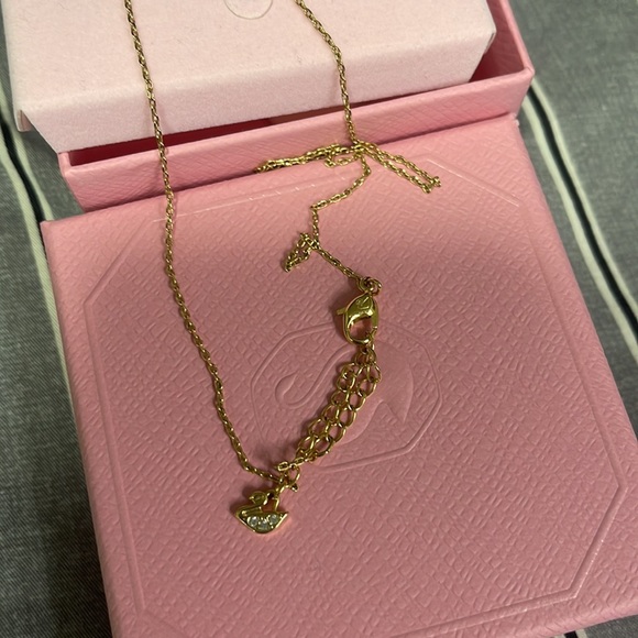 Swarovski - Ginger Pendant in Gold - Picture 3 of 3